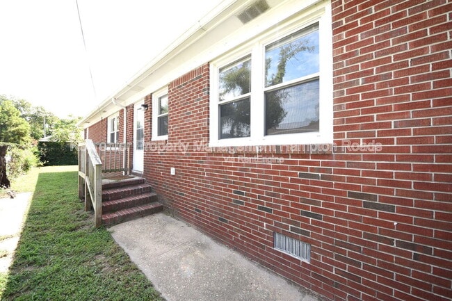 Building Photo - 9286 Marlow Ave