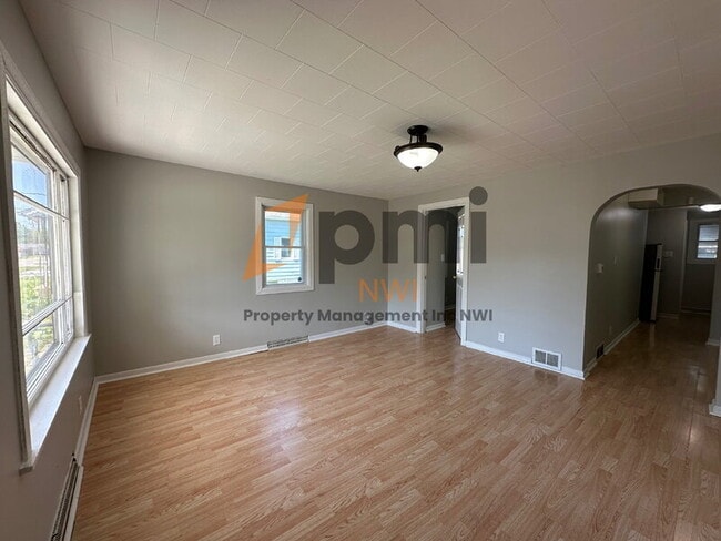 Building Photo - 1518 Oak St