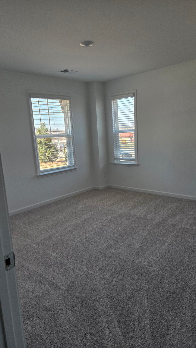 Building Photo - 3021 Rexton Ln