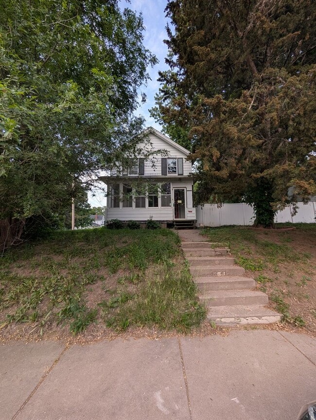 Building Photo - Cozy 2-Bedroom Home In a Peaceful Neighborhood!