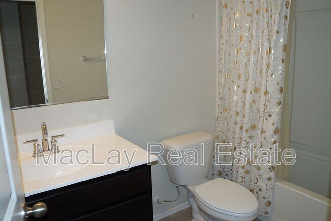 Building Photo - 1083 W Chimes Tower Dr