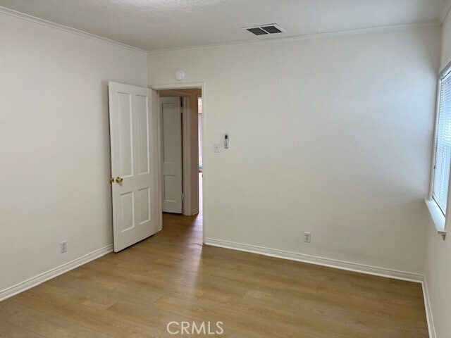 Building Photo - 6013 N Walnut Grove Ave