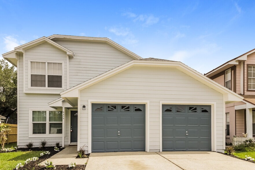 Primary Photo - 9474 Chandon Dr