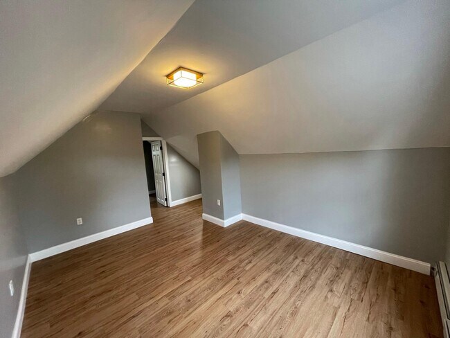 Building Photo - 489 Lowell St
