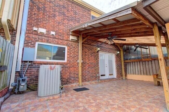 Building Photo - 10432 Hammerly Blvd