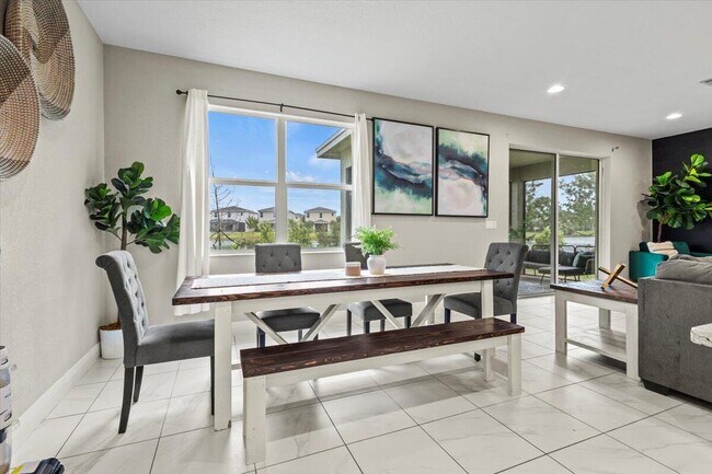 Building Photo - 1766 NW Cataluna Cir
