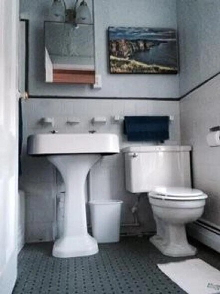 Building Photo - 182 Bowen St