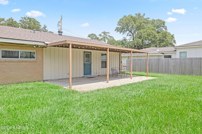 Building Photo - 920 Marilyn Dr