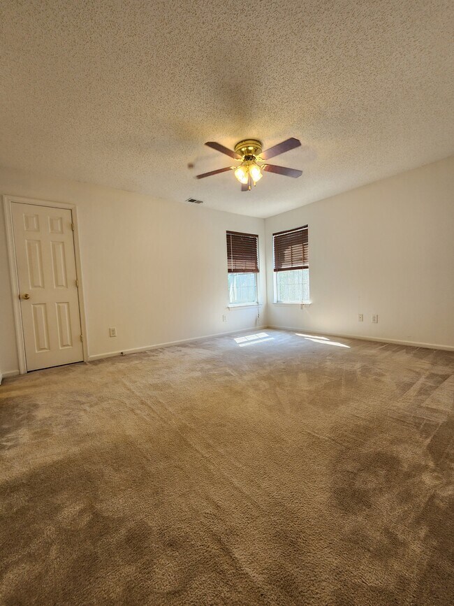 Building Photo - 276 Weatherford Way