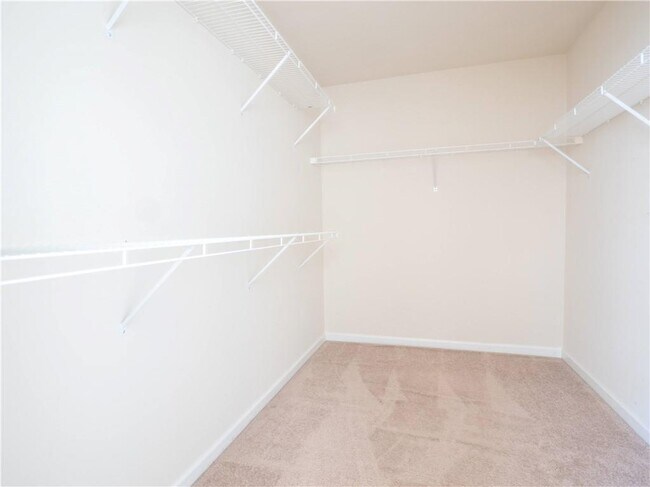 Building Photo - 4550 Farmstead Dr