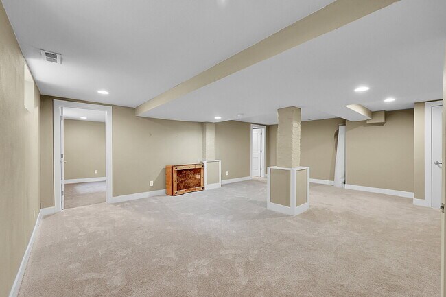 Building Photo - $3,800- Charming and Updated 4 bed, 3 bath...