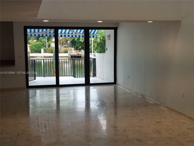 Building Photo - 255 Poinciana Island Dr