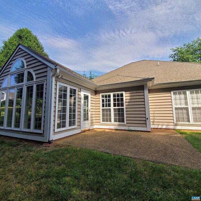 Building Photo - 412 Heritage Ct