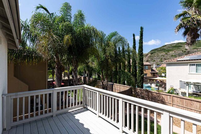 Building Photo - Beautiful Oceanside Cul-De-Sac Home!