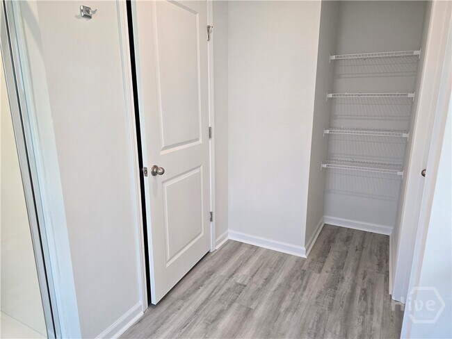 Building Photo - 158 Kraft Kove