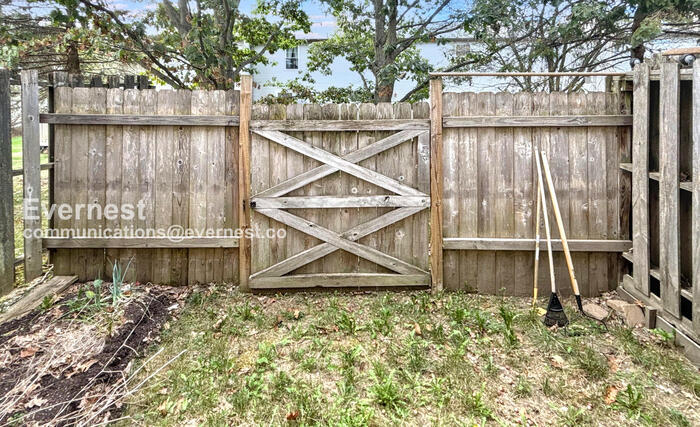 Building Photo - 199 Macandrews Way