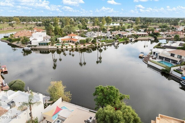 Primary Photo - 7613 E Vía Del Reposo