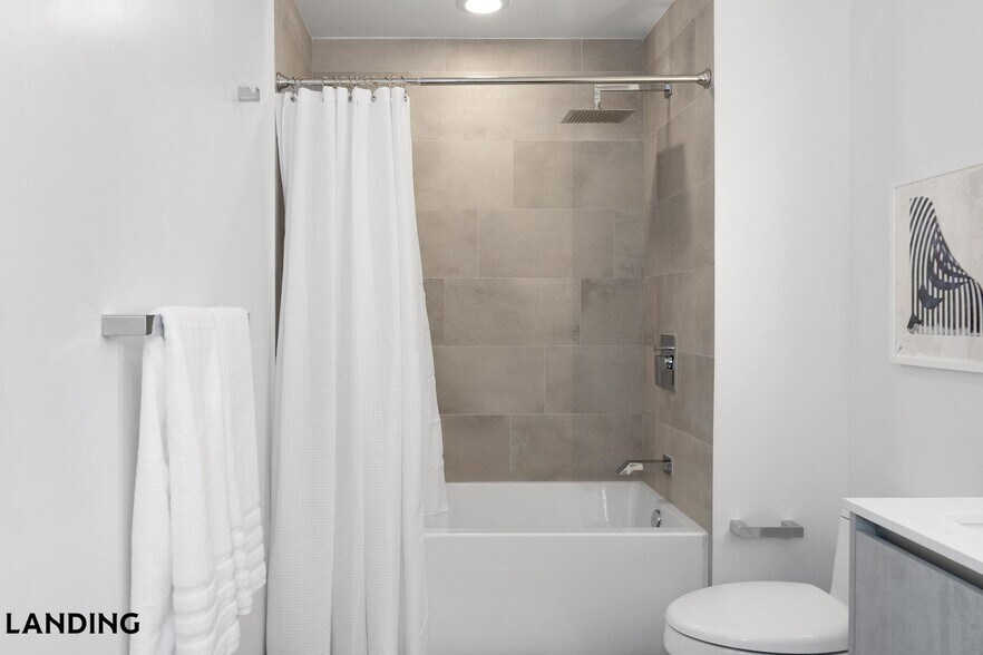 Building Photo - 225 S Grand Ave