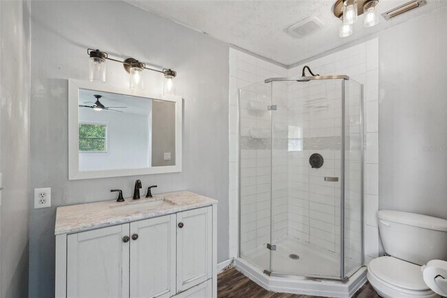 Building Photo - 503 Holt Cir