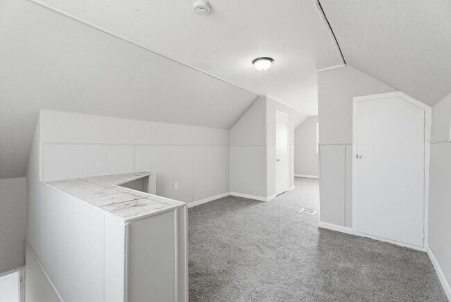 Building Photo - 14921 Myola Ave