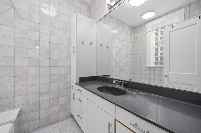 Building Photo - 6114 Waterman Blvd