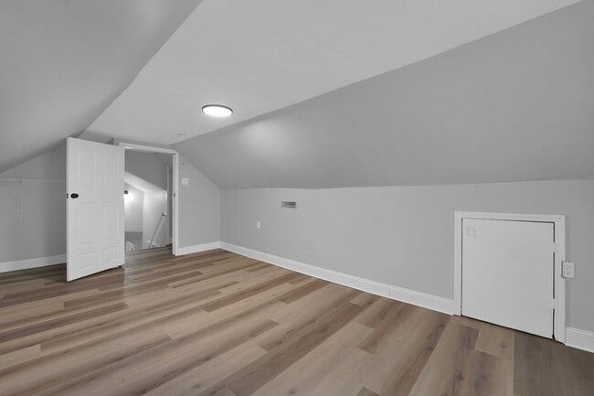 Building Photo - Spacious 4 Bedroom Single Family Home – Fe...