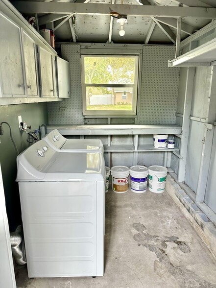 Building Photo - 5839 Sun Glo Ave