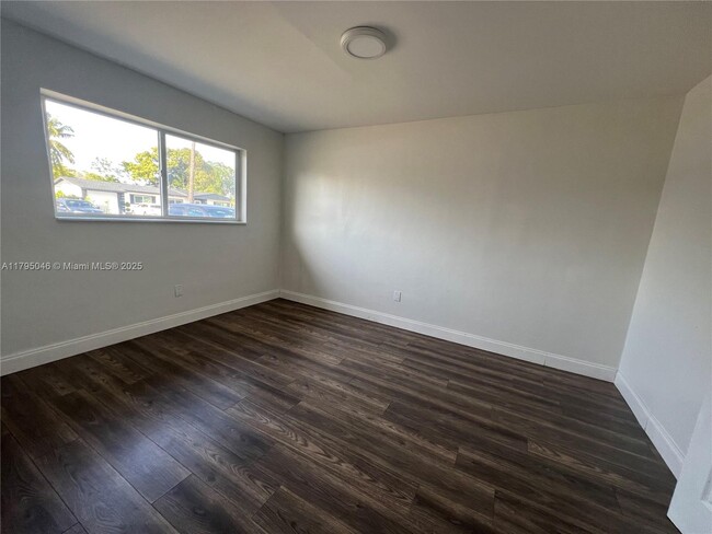 Building Photo - 770 NW 179th St