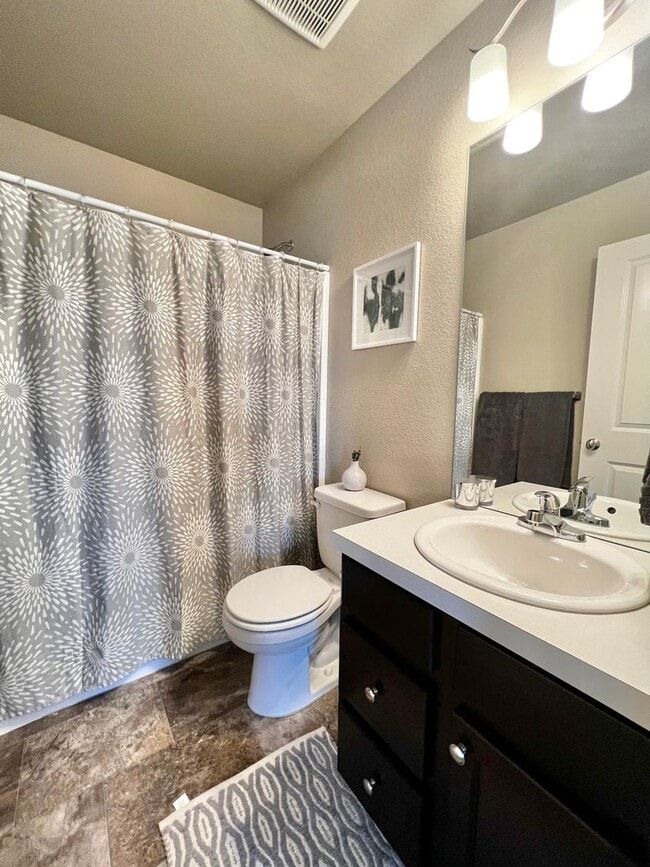 Building Photo - Modern 3 Bed, 2.5 Bath House in North Fort Collins! Available ASAP!