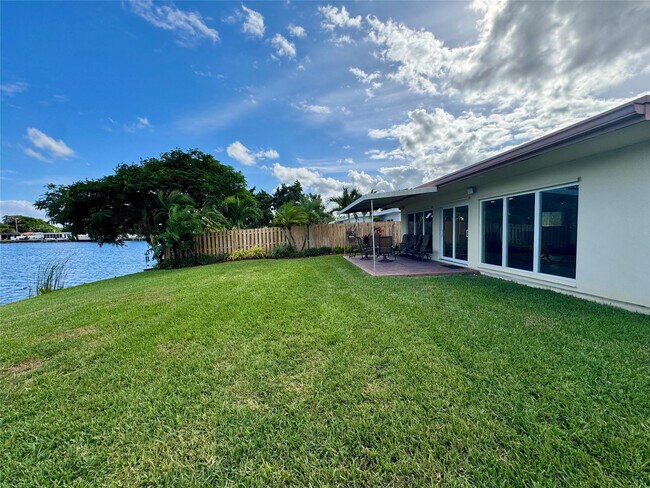 Building Photo - 1780 NW 39th Pl