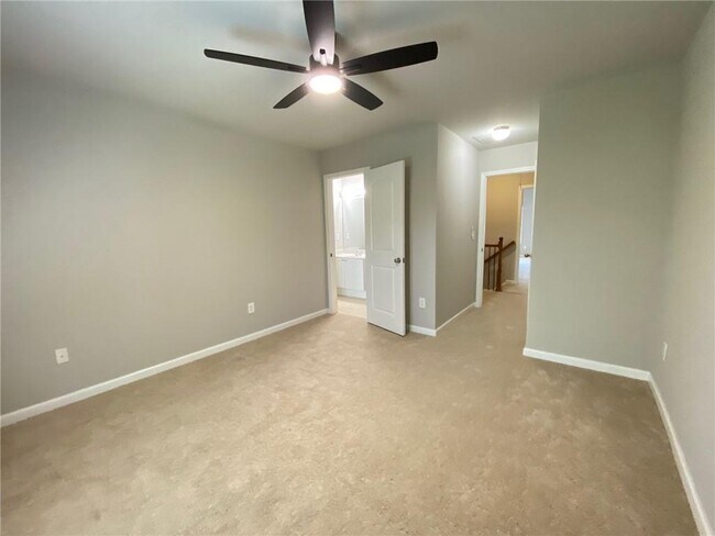Building Photo - 1664 Oakbrook Lake Dr NW