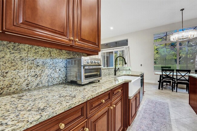 Building Photo - 7421 NW 115th Terrace