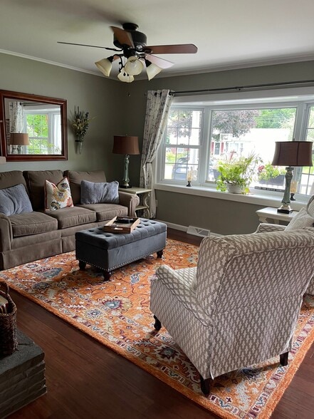 Building Photo - 14 Clark St