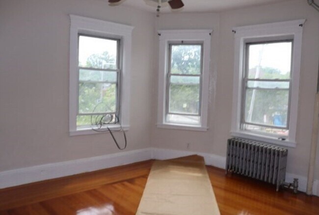 Building Photo - 310 Talbot Ave