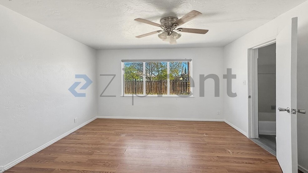 Building Photo - 139 W 18th St