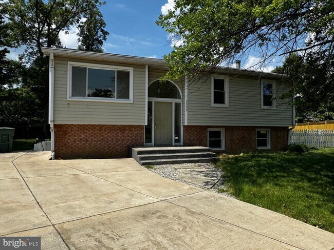 Building Photo - 2508 St John Pl