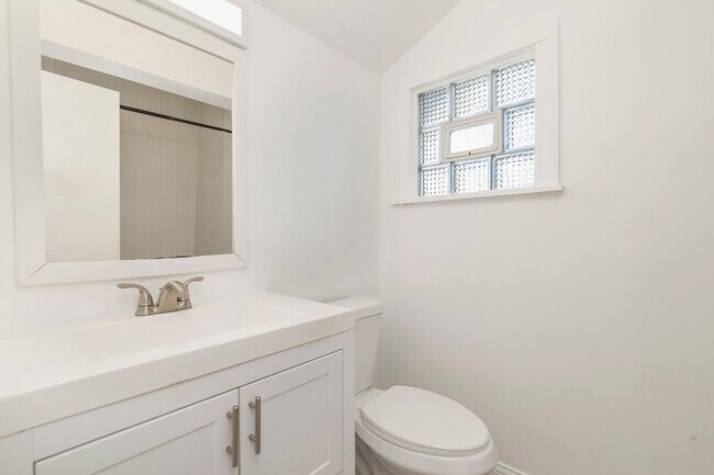 Building Photo - 3517 N Flagler Dr