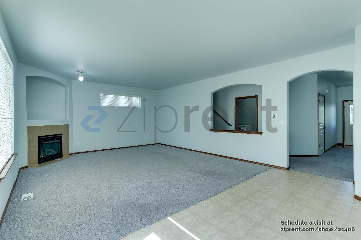 Building Photo - Unit