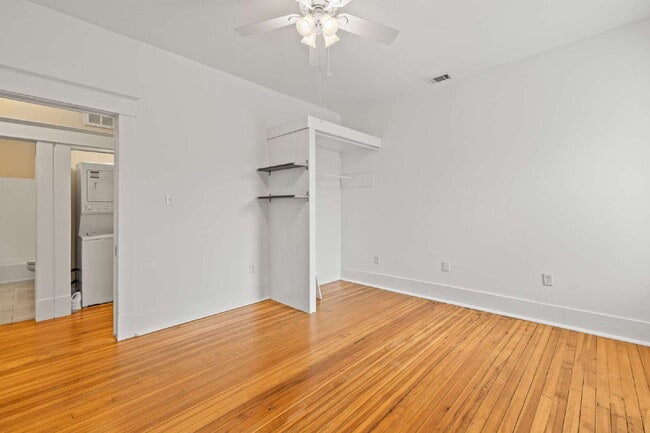 Building Photo - Upscale Historic 3BR/2BA Condo with Rare Garage Parking in the Heart of Downtown Savannah