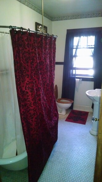 Building Photo - 79 Arvine Hts