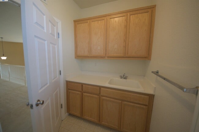 Building Photo - 1612 Marina Way