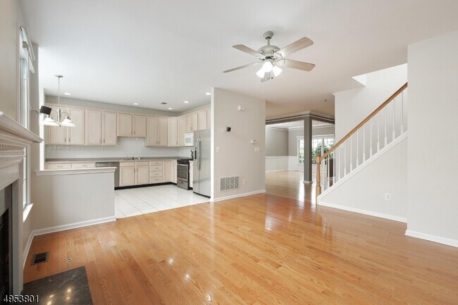Building Photo - 240 Patriot Hill Dr