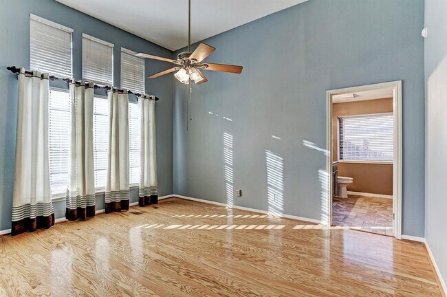 Building Photo - 2723 Hot Springs Dr