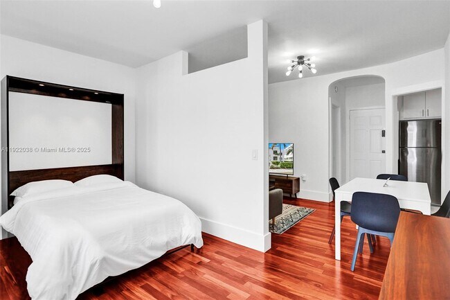 Building Photo - 1656 Polk St