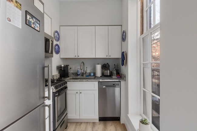 Building Photo - 21 Bowdoin St