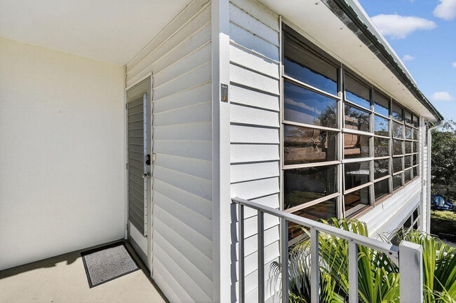 Building Photo - 3150 Meridian Way S