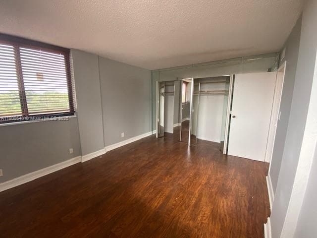 Building Photo - 2715 Tigertail Ave