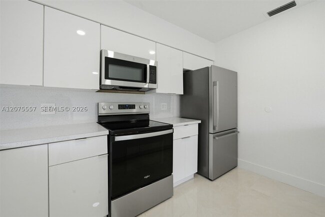 Building Photo - 11000 NW 21st Ct
