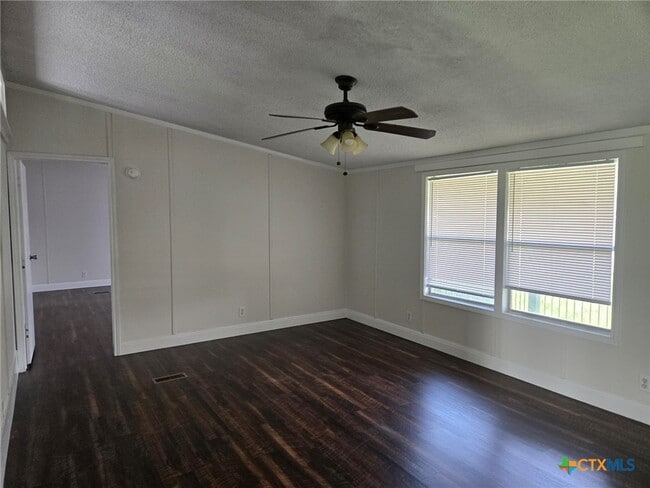 Building Photo - 566 Gateway Cir