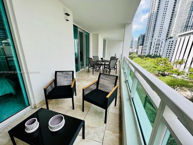 Building Photo - 951 Brickell Ave